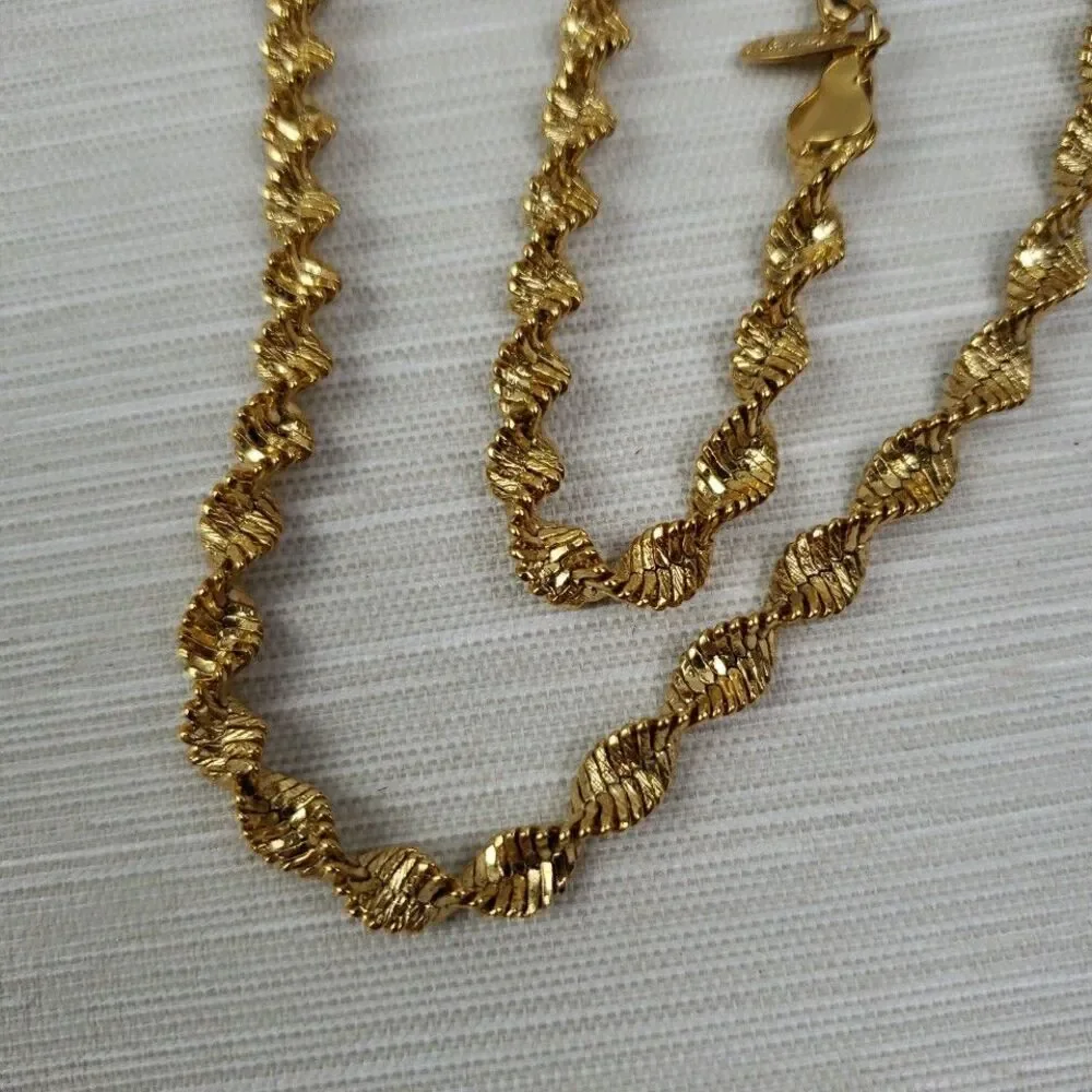 VTG Napier Sparkly Faceted Twist Rope Chain Necklace 28